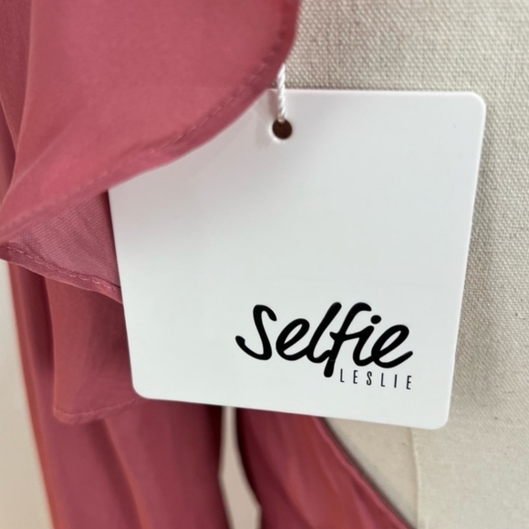 NWT Selfie Leslie pink rose long sleeve open back ruffle dress size Small - Picture 8 of 11